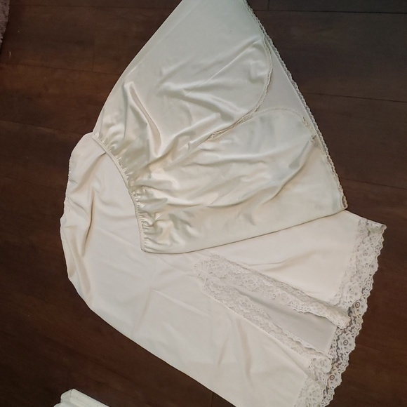 2 Vintage slips one mini one maxi - Picture 1 of 5